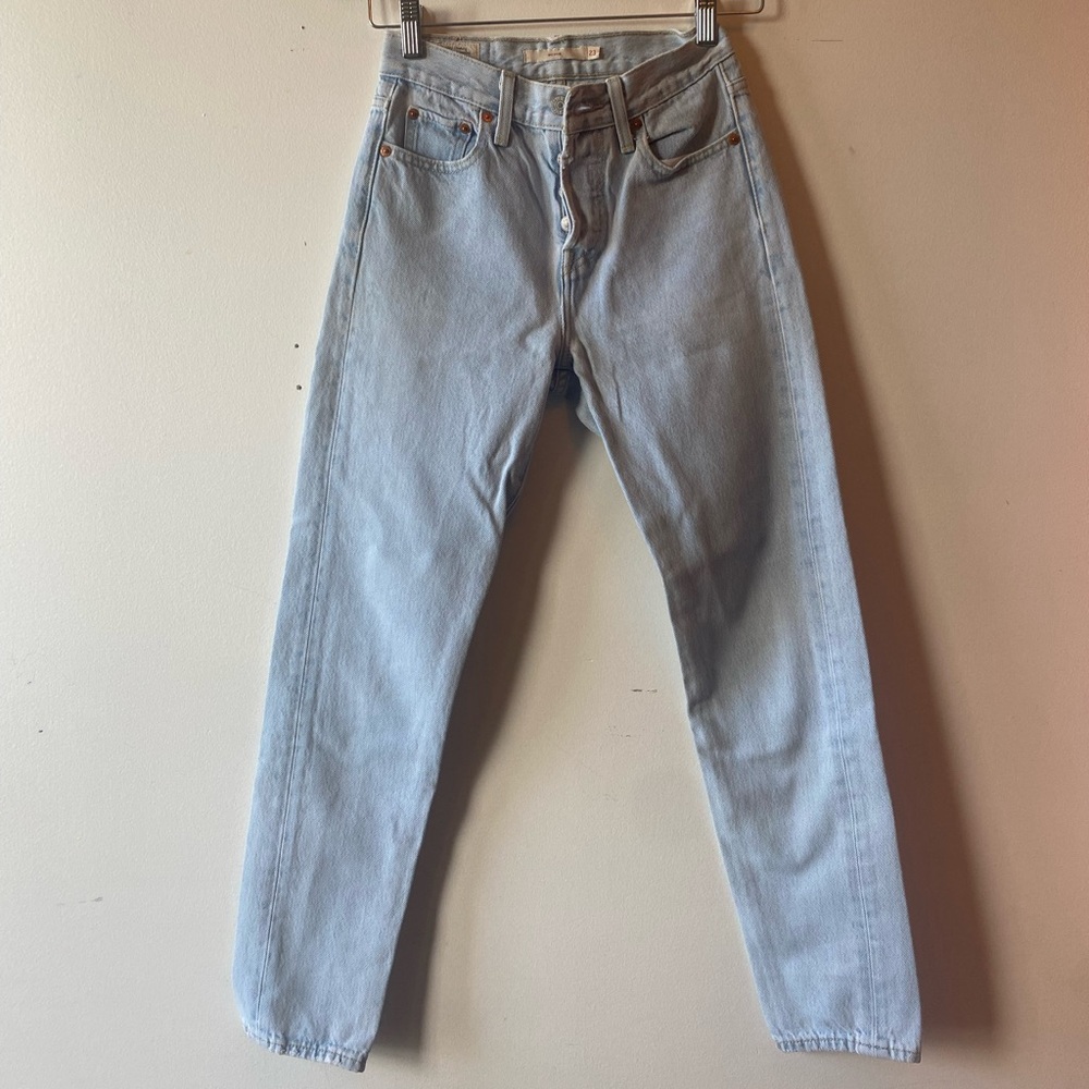 levi’s wedgie size 23 light wash jeans
